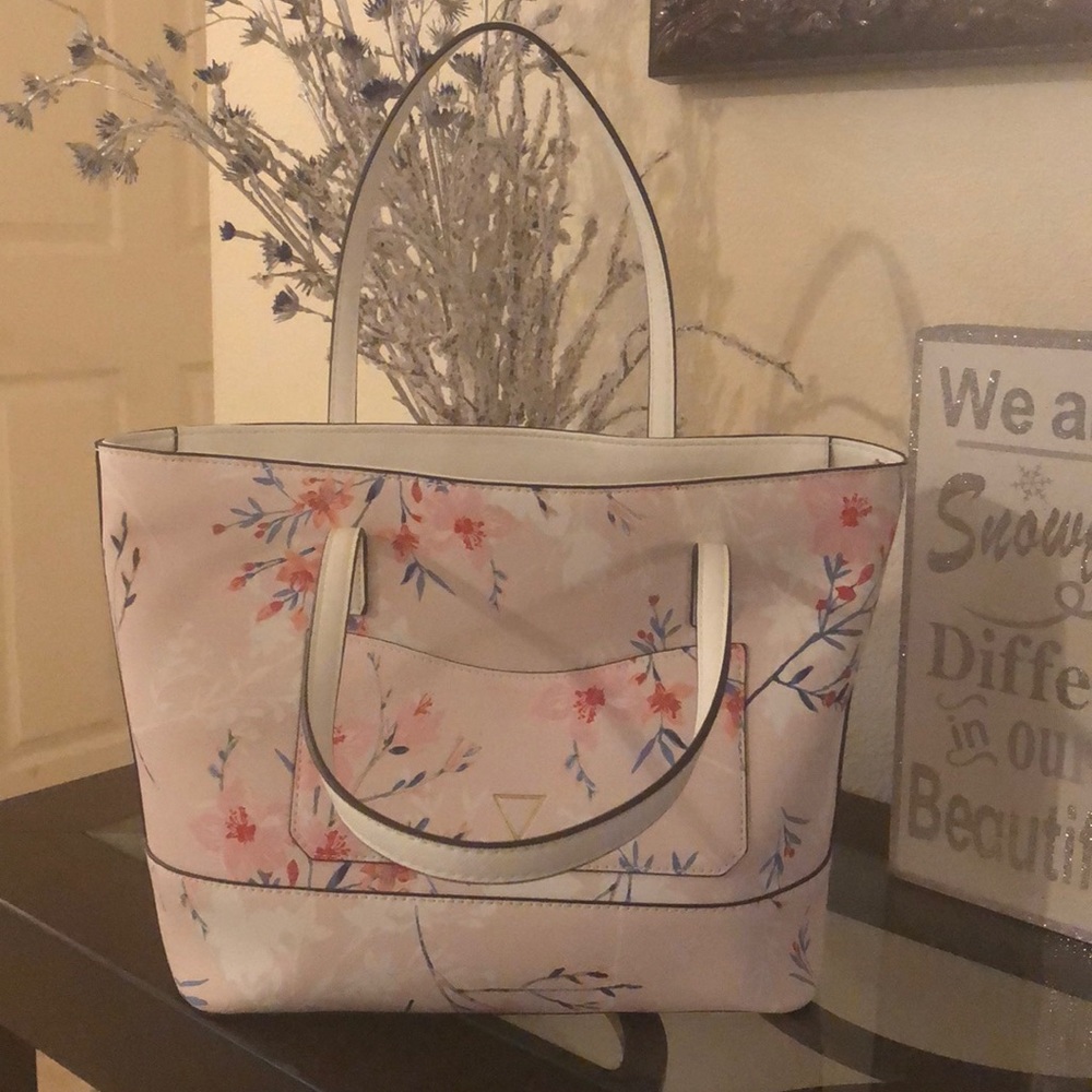 🌺Guess Japanese floral garden tote🌺